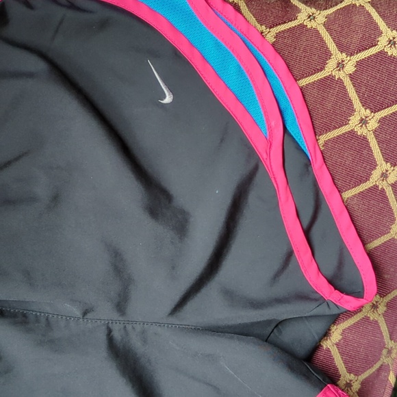SOLD - Nike women’s size small dri-fit running Black, pink and Blue shorts - Picture 6 of 10